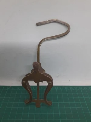 Corbata vintage de latón. Foto 1 de 4