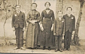 C.P.A / PHOTO / VUE SUR GROUPE DE PERSONNES / A IDENTIFIER  - Picture 1 of 1