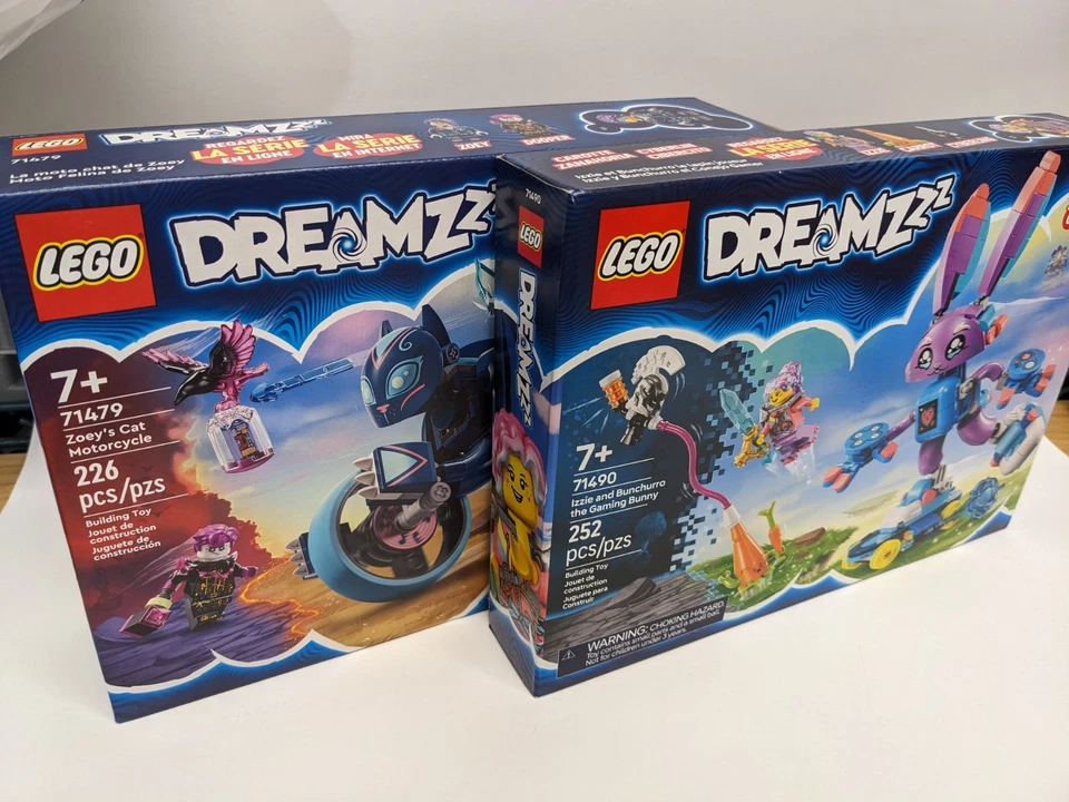 LEGO Dreamzzz Juegos Izzie y Bunchurro el Conejo de Juegos y Zoey's Cat Motocicleta Foto 1 de 4