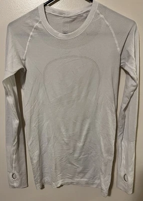 Camisa Top Lululemon Run Swiftly Tech Manga Larga Cuello Redondo Talla 6 Blanca Foto 1 de 4