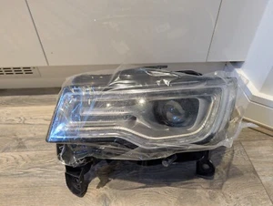 JEEP GRAND CHEROKEE IV WK WK2 Left Passenger Led Headlight 68289241AJ 68289239 - Picture 1 of 13