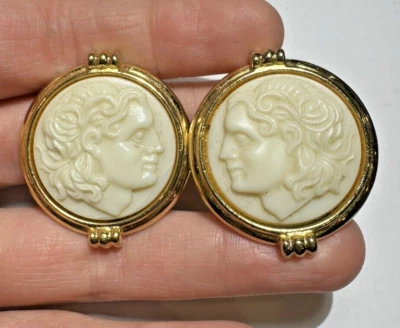 Pendientes Clip Vintage Grandes Redondos Blanco Crema Camafeo Vidrio Moldeado Tono Dorado Foto 1 de 4