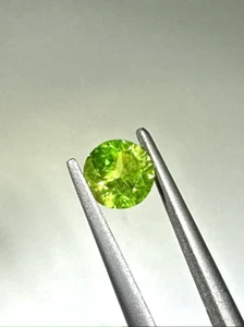 0.55 CT Faceted demantoid garnet, Russian Tagil Bobrovka demantoid - Picture 1 of 3