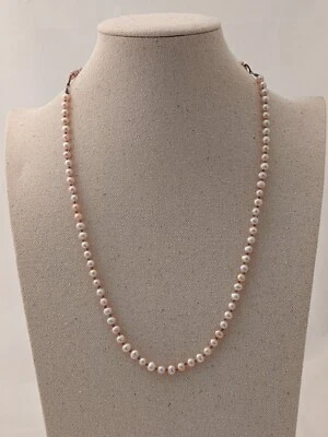 Colar de pérolas rosa pêssego genuíno feminino ou adolescente para si ou presente - Imagem 1 de 4