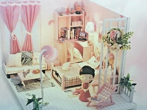 DIY Puppenhaus LED Licht Holz 3D Miniatur mit Möbeln ~ HÜBSCHES ZIMMER ~ Neu - Bild 1 von 12