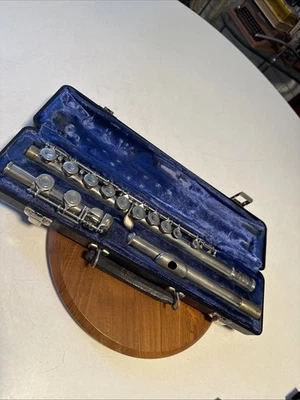 Bundy The Selmer Company flauta banhada a prata com estojo rígido - Testado nos EUA  - Imagem 1 de 4