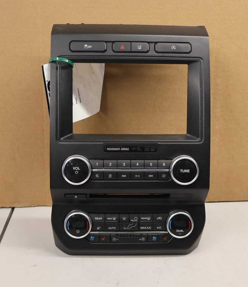 Ford Expedition 2018 panel de control de radio con controles de temperatura OEM Foto 1 de 4