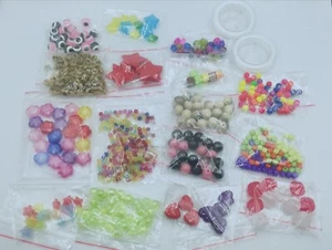 Schmuck Bastelset für Kinder 527 teilig Perlen Sterne Rosen Blüten Herz - Bild 1 von 12
