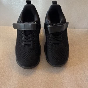 Sneakers Boy’s Size 12 Black Color Running/ Walking/ Sport - Picture 1 of 6