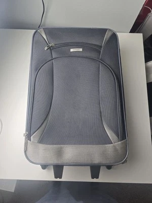 Embarque de mano Foto 1 de 4