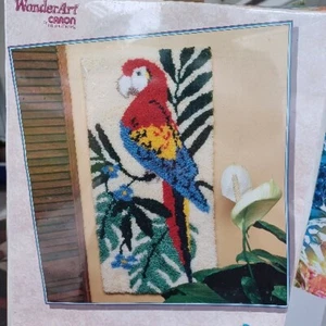 WonderArt by Caron Parrot 4111 Latch Hook Rug Wall Hanging Kit 16" x 32" NOS - Picture 1 of 3