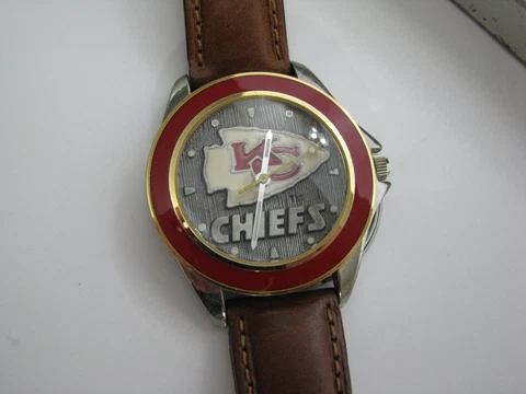 Kansas City Chiefs Team NFL Fossil Watch 1993 Limited Ed Collectors Watch KC Cover