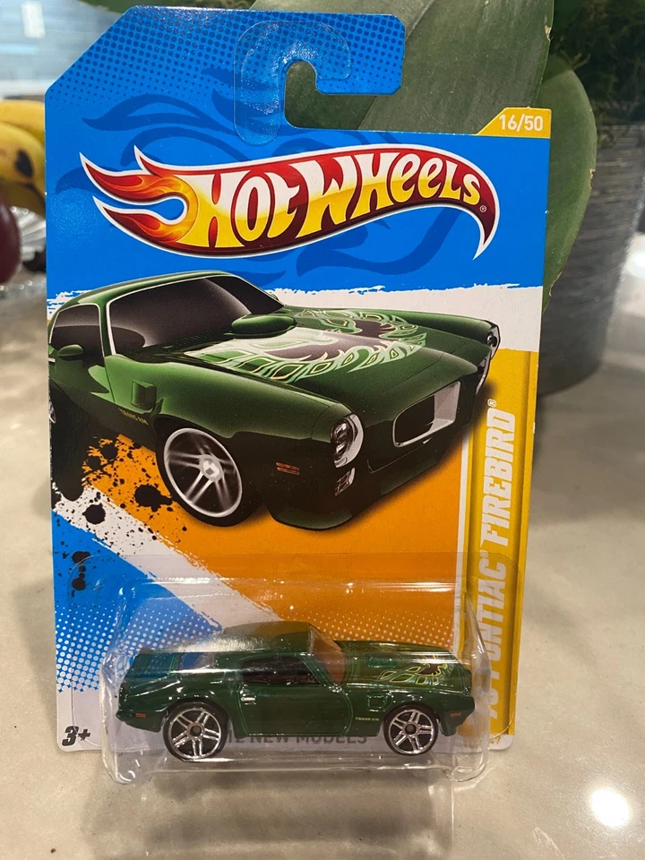 2012 Hot Wheels #16 New Models 16/50 '73 PONTIAC FIREBIRD Green - Image 1 of 1