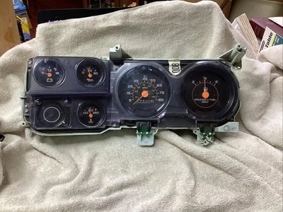 Velocímetro Jimmy usado OEM 1981-1987 Chevrolet GMC C-10 calibre suburbano Foto 1 de 4