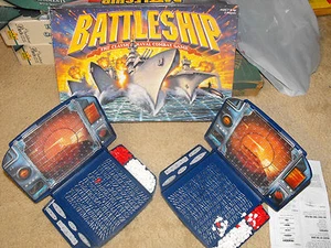 Battleship Naval Strategy Game 2002 Blue Units - Complete - Picture 1 of 3