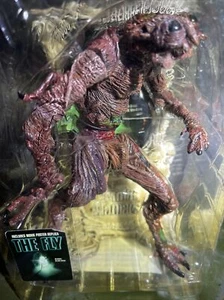 McFARLANE TOYS MOVIE MANIACS 3 BRUNDLE FLY w/THE FLY MOVIE POSTER REPLICA 2000 - Picture 1 of 8