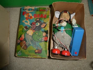 Vintage 1950s Marusan Japan Battery Operated Pipe Smoking Pa Pa Bear Toy in Box - Picture 1 of 4