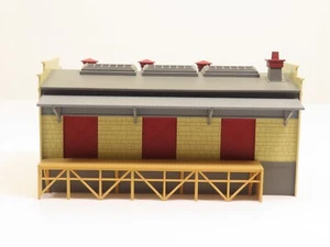 MTH 30-9098 Freight Transfer Warehouse Beige & Black LN - Picture 1 of 9