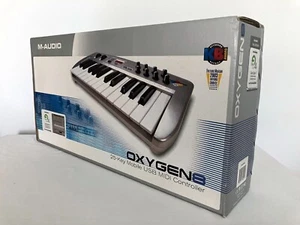***BRAND NEW / FACTORY SEALED*** M-Audio Oxygen 8 v2 25 Key USB MIDI Controller - Picture 1 of 9