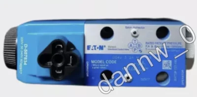 1PC New in box VICKERS DG4V-3-2A-M-U-D6-60 solenoid valve - Image 1 of 2