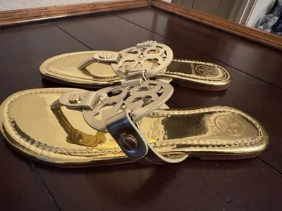 Сандалии Tory Burch Miller металлик золото кожа логотип стринги размер 10,5 без шнурков - Изображение 1 из 4