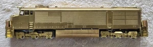 HALLMARK U30 CG SANTA FE  H.O. BRASS COWL PASSENGER DIESEL LOCOMOTIVE mfg KUMATA - Picture 1 of 12