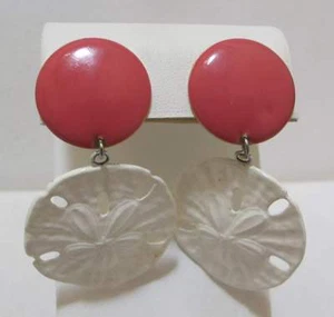 Vintage hellrosa Scheibe Weißmetall SAND DOLLAR Ohrhänger Ohrstecker - Bild 1 von 11