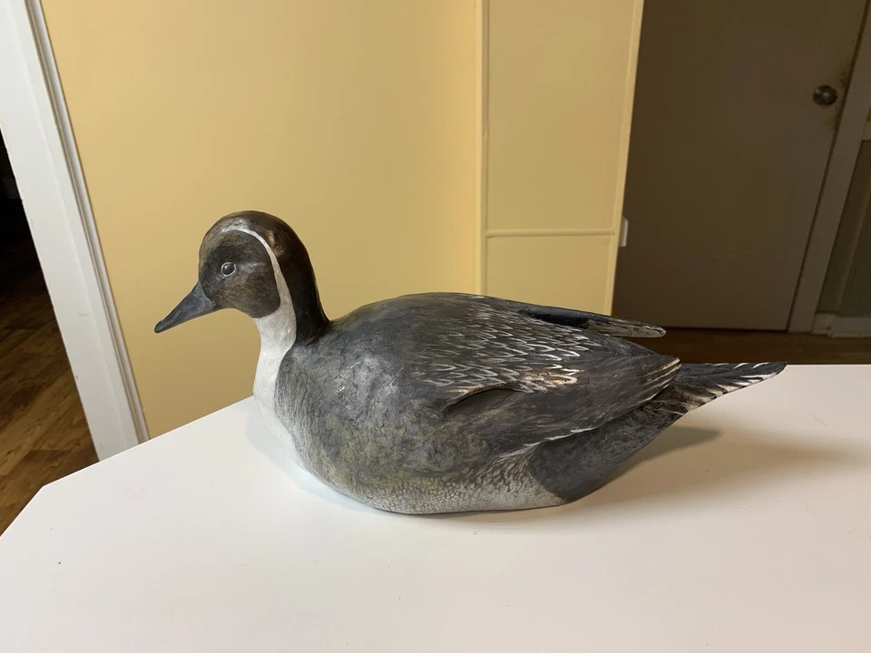 Esculturas de pájaros de papel maché  Foto 1 de 1