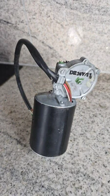 SWF  Getriebemotor 24 V DC Typ: unbekant mit Zahnräder - Bild 1 von 3