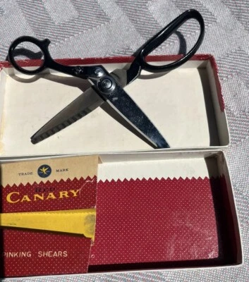 Vintage Red Canary Box WISS Pinking Shears Box Scissors 7 Inch Pre-Owned - Image 1 of 4