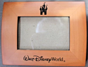 W.D.W. WOOD PICTURE FRAME 4in. x 6in. with CASTLE - Picture 1 of 1