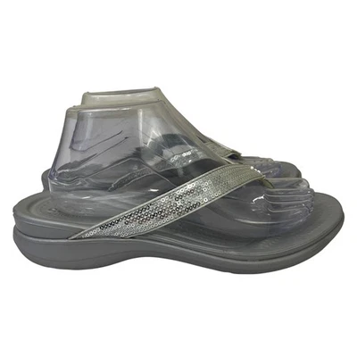 Crocs Capri V Sequin Flip Flops Sandals Women Gray Silver Size 9 - Image 1 of 4
