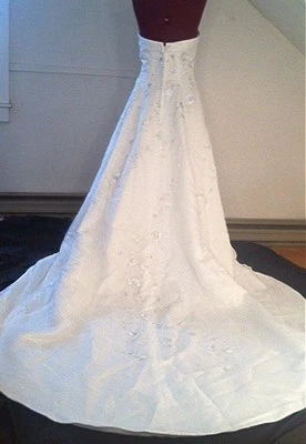 DAVIDS TALLA 10 MARFIL Y PASTEL SIN TIRANTES, REEMBOLSABLE Foto 1 de 4