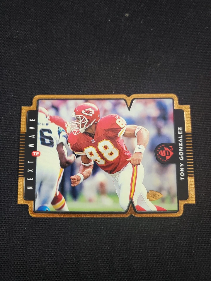 TONY GONZALEZ 1998 UPPER DECK UD3 NEXT WAVE DIE-CUT #0804/2000 - Image 1 of 2