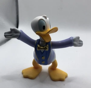 Donald Duck mit Anzug Spielzeug 2" Höhe Kinder Sammlerstück Jungen Mädchen Disney Kunststoff guter Zustand - Bild 1 von 4