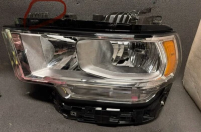 Левая хромированная галогенная фара для Dodge Ram 2500/3500 2019–2024 годов выпуска 68360177 оригинальная - Изображение 1 из 4