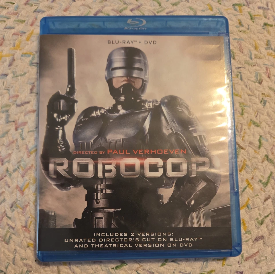 Robocop  (Blu-Ray/DVD, 2013)  Sci-Fi  Peter Weller   Unrated Director's Cut - Image 1 of 1