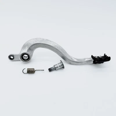 Suzuki RMZ450 2005 - Pedal de freno trasero OEM con resorte de perno RM-Z450 Foto 1 de 4