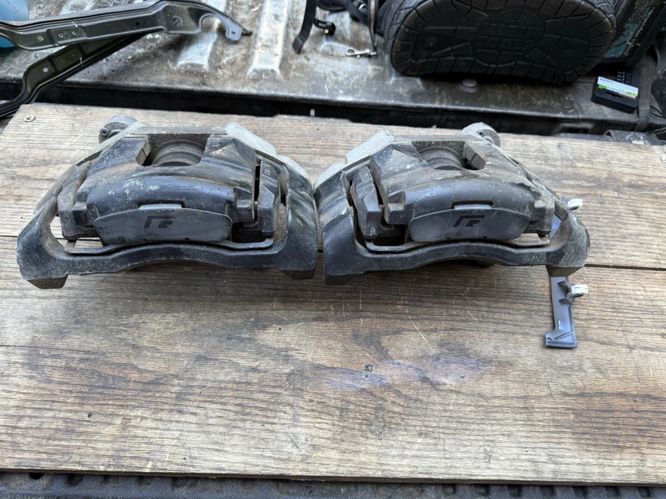 12-13 VW GOLF R MK6 SET OF 2 FRONT LEFT & RIGHT BRAKE CALIPER OEM - Image 1 of 4