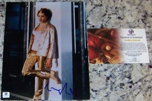 BLOWOUT SALE READ! Angelina Jolie Signed Autographed 8x10 Photo GAI GA GV COA! - Picture 1 of 3