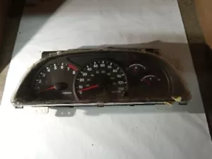 Speedometer Instrument Cluster Dash Panel Gauges 01 Suzuki Vitara 164,007 Miles - Picture 1 of 5