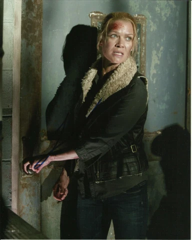 LAURIE HOLDEN SIGNED THE WALKING DEAD PHOTO UACC REG 242 (3) Cover
