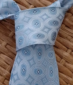 Giorgio Armani Herren Krawatte 100 % Seide Hergestellt in Italien Hellblau Grau 59 x 3,5 EUC PERFEKT - Bild 1 von 11