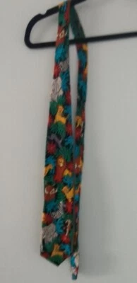 Gravata Disney Store O Rei Leão Personagens de Filme Selva 100% Seda Vintage - Imagem 1 de 4