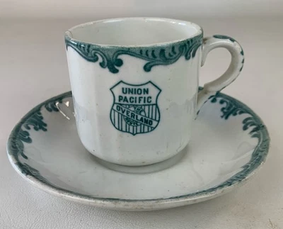 Taza y platillo Union Pacific Overland Railroad de Maddocks American China como está Foto 1 de 4