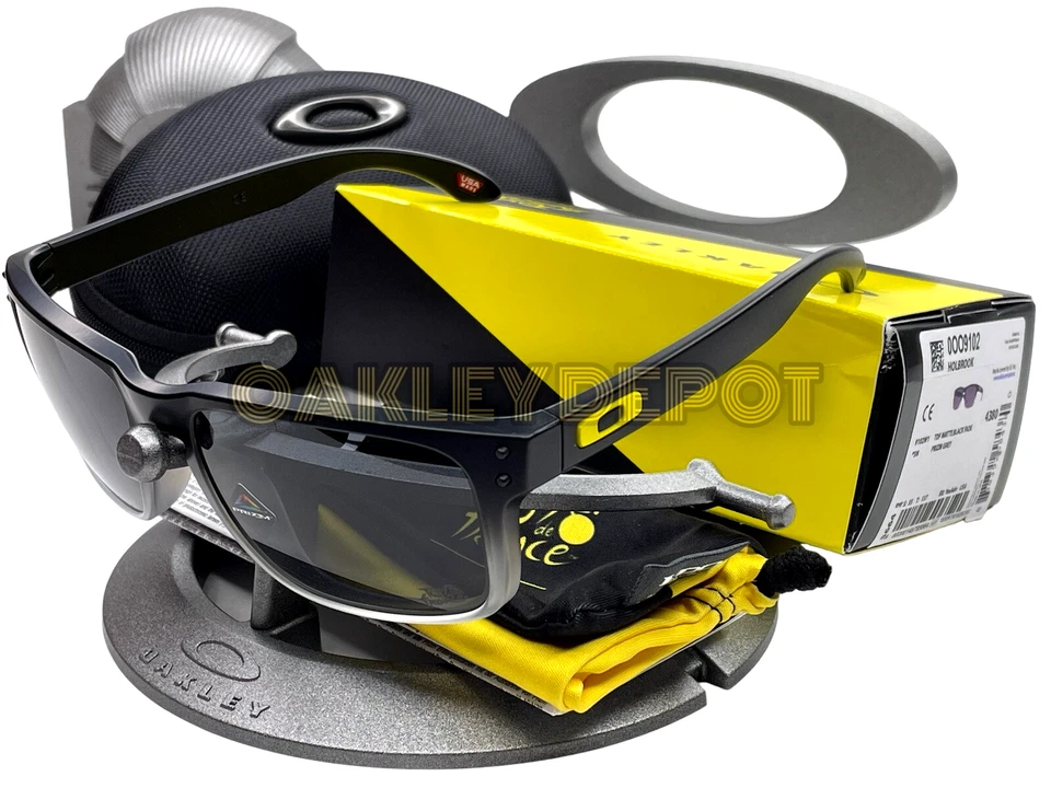 Oakley Holbrook Sunglasses Polished Gloss - Black (OO9102)