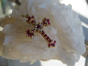 VINTAGE 14KT YELLOW GOLD RUBY & DIAMOND CROSS PENDANT 26MM X 19MM  - Picture 1 of 8