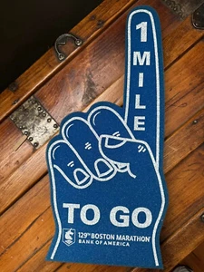 2025 Boston Marathon 129. Schaumstofffinger 1 Meile to Go Citgo Boa Promo - Bild 1 von 2