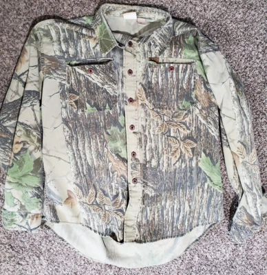 Vintage Woolrich Realtree Hunting Shirt with Hunting Leaves on it. Size XL - Image 1 of 4