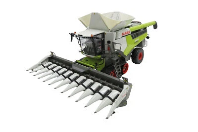 CLAAS LEXION 8800 TERRA TRAC Combine 12-30 C Corn Head 1:32 Scale NA Edition - Image 1 of 4